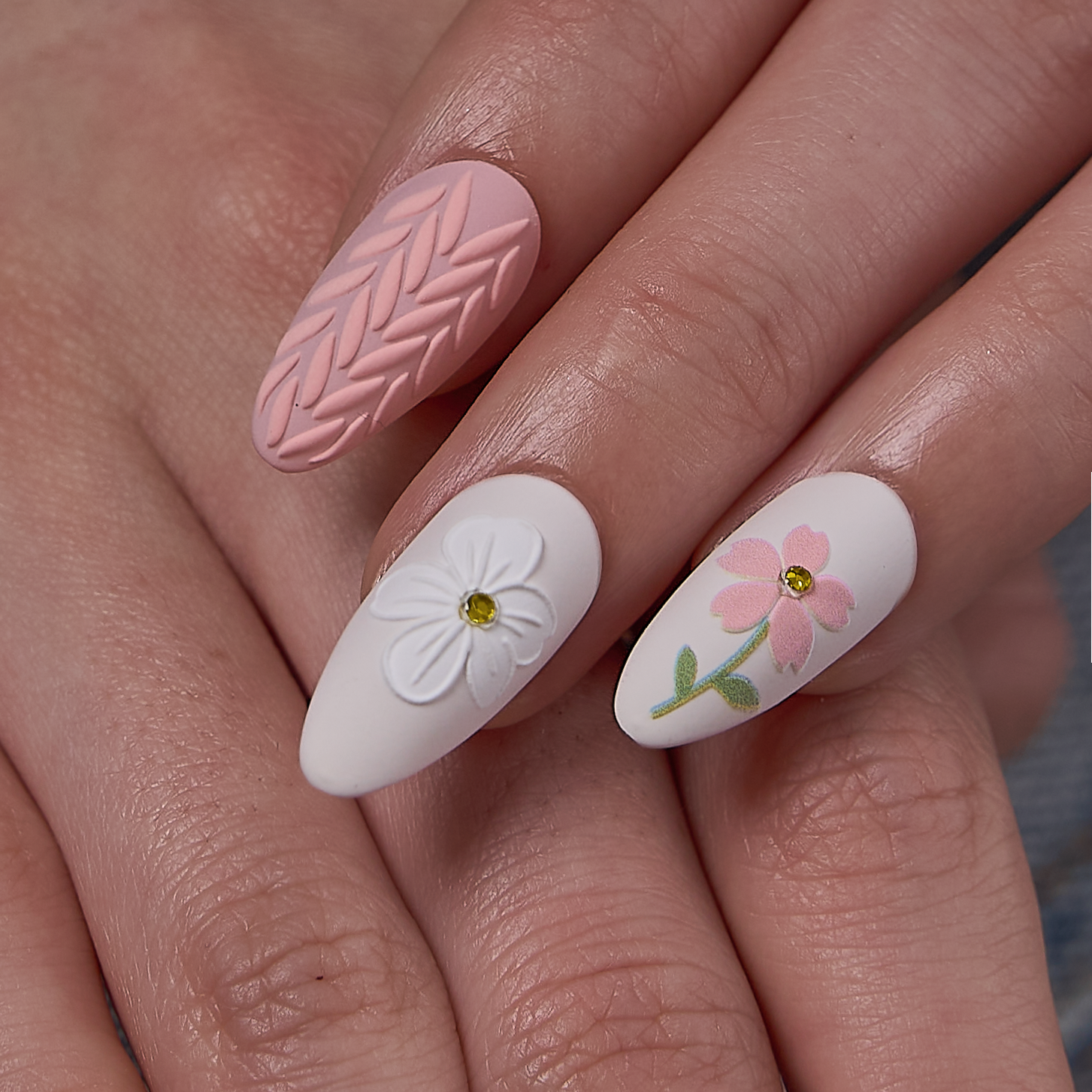 Designer’s Pick | Knitted Blossom –  M Almond